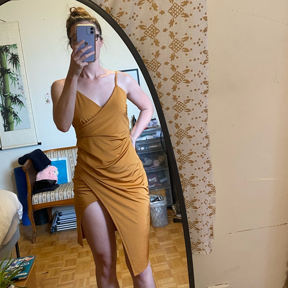 Cute dark gold dress! Fits small/medium